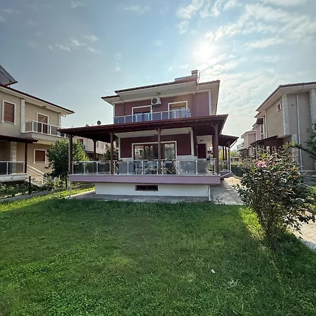Family Duplex With Garden 150m To Ayvalı