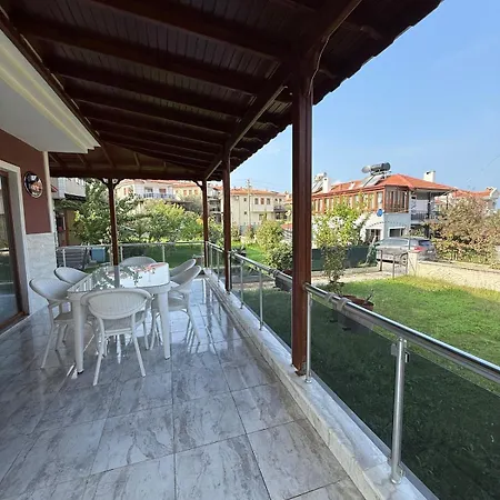 Family Duplex With Garden 150m To Ayvalı