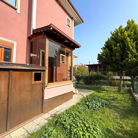 Family Duplex With Garden 150m To فيلة