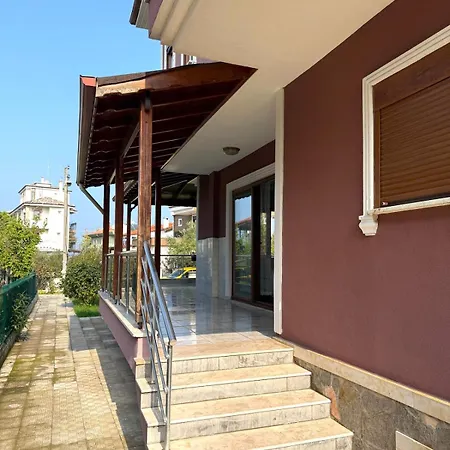 Family Duplex With Garden 150m To Villa Ayvalı