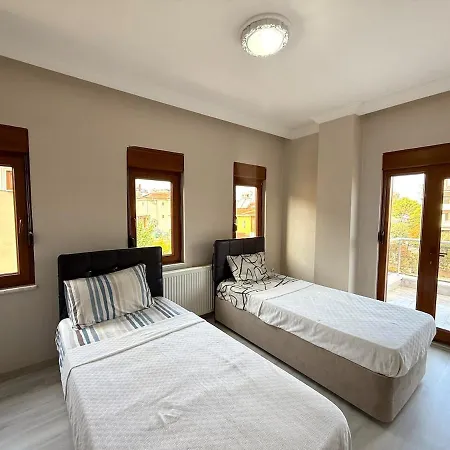 Villa Family Duplex With Garden 150m To Ayvalı